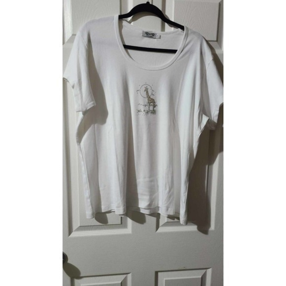 R&B womens short Sleeve Top with Rhinestones on front‎ Size 2X